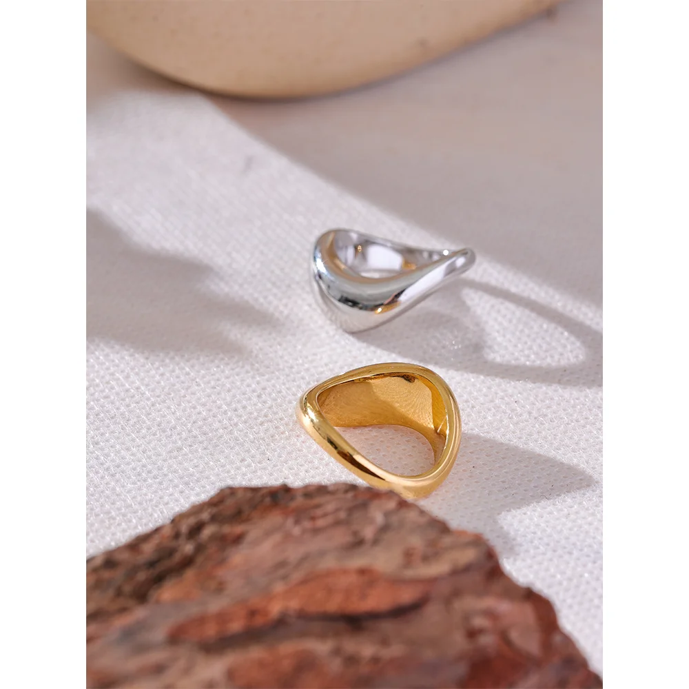  Geometric Ring 